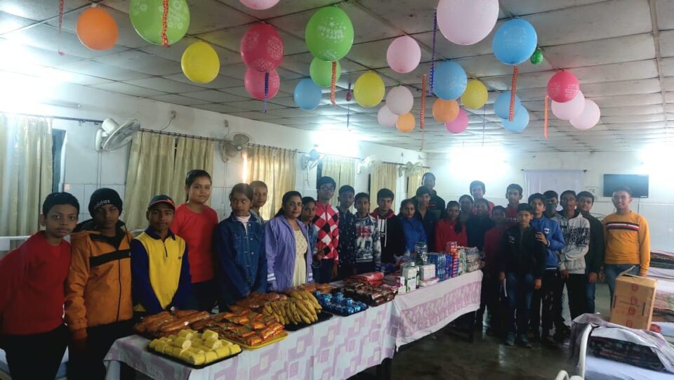 Jamshedpur : आदित्यपुर के मौसमी कोचिंग बना बच्चों में मानव सेवा को कूट कूट कर भरने का मानव सेवा मंदिर….. | Vananchal 24TV Live