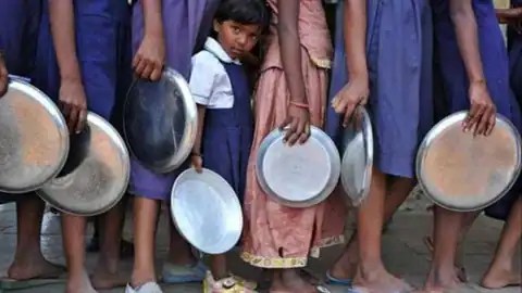 Ranchi : मिड डे मील घोटाला मामले में 100 करोड़ के घोटाला के आरोपी संजय तिवारी को ईडी कोर्ट में हुई पेशी…. | Vananchal 24TV Live