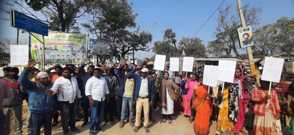 31 वर्षीय युवक की हत्या को लेकर अनगड़ा के ग्रामीणों और परिजन ने न्यायिक मांग करते हुये सीओ को  ज्ञापन सौंपा… – Vananchal 24TV Live – वनांचल 24TV लाइव