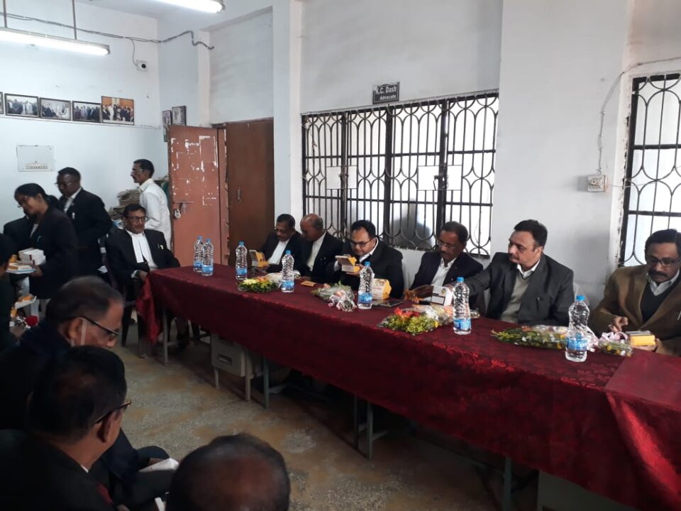 Saraikela : स्थानांतरण होने पर फैमिली कोर्ट के प्रिंसिपल जज को दी गई भावभीनी विदाई… | Vananchal 24TV Live