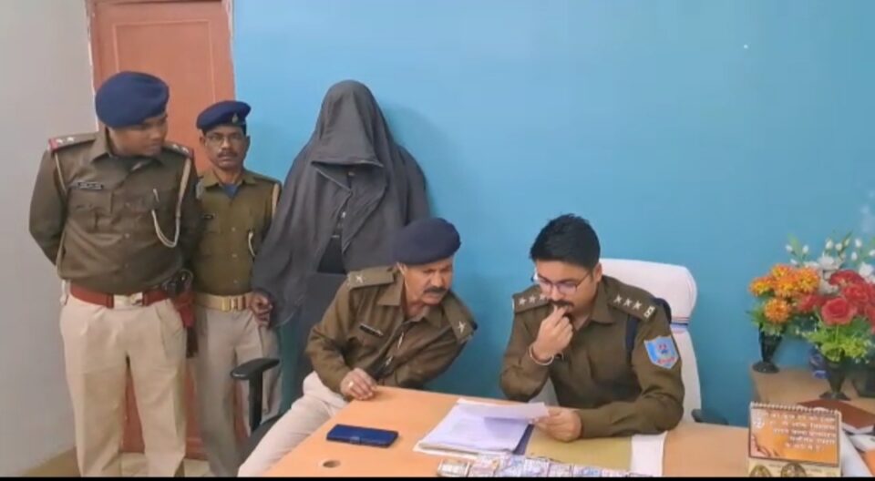 Saraikela : अवैध लॉटरी टिकट बेचते एक धराया, 74 बंडल लॉटरी टिकट नगद 6300 बरामद…
