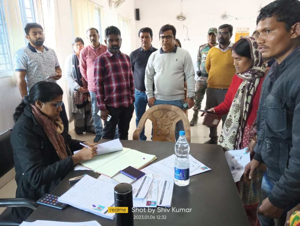 Jamshedpur : विधायक संजीव सरदार मुख्य अतिथि के रूप में पहुंचे पोटका सीएचसी दिव्यांग कैंप में….