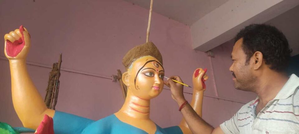 SARAIKELA NEWS : इस वर्ष 11 फीट ऊंची प्रतिमा के साथ विराजेंगी मां गंगा; मां सरस्वती और मां लक्ष्मी के साथ होगी नारी शक्ति की आराधना… | Vananchal 24TV Live
