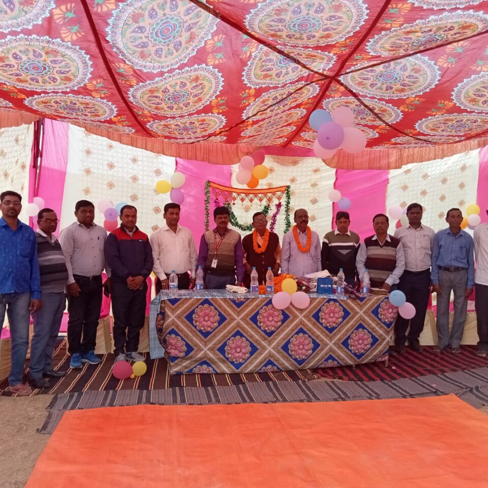 Saraikela : सेवानिवृत्त सहायक अध्यापक को दी गई भावभीनी विदाई…