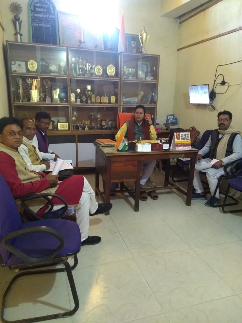 Saraikela : सरस्वती शिशु मंदिर उच्च विद्यालय सरायकेला में संकुल स्तरीय प्रधानाचार्य की हुई बैठक…
