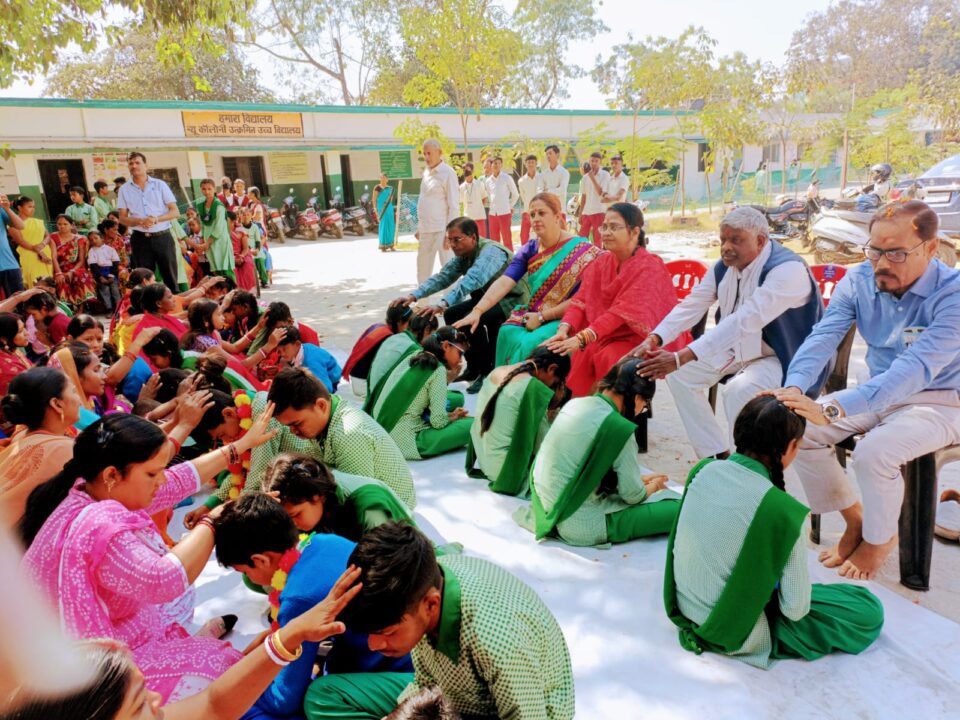 उत्क्रमित उच्च विद्यालय न्यू कॉलोनी आदित्यपुर मातृ पितृ पूजन दिवस आयोजित की गई, कार्यक्रम में विद्यालय का 300 माता-पिता शामिल हुए… – Vananchal 24TV Live – वनांचल 24TV लाइव
