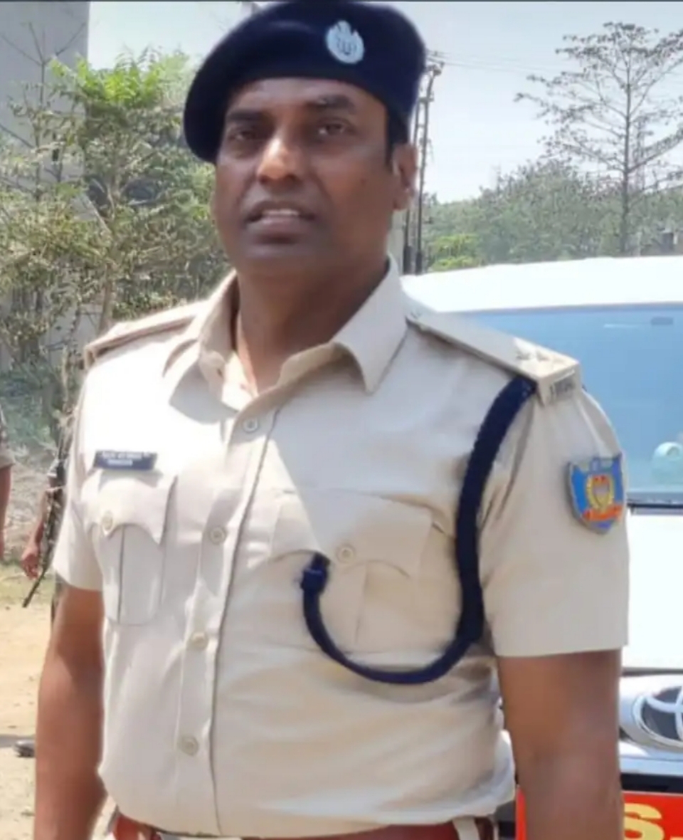 Saraikela :  गम्हरिया थाना प्रभारी के स्थानांतरण से लोगों में दिख रही है नाराजगी…