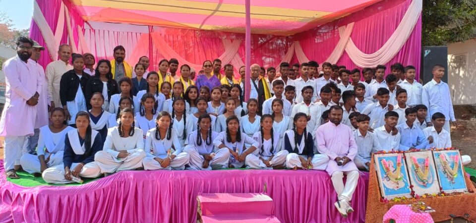 गेतलसूद सरस्वती विद्या मंदिर के दशम वर्ग के विद्यार्थियों को दी गयी विदाई… – Vananchal 24TV Live – वनांचल 24TV लाइव