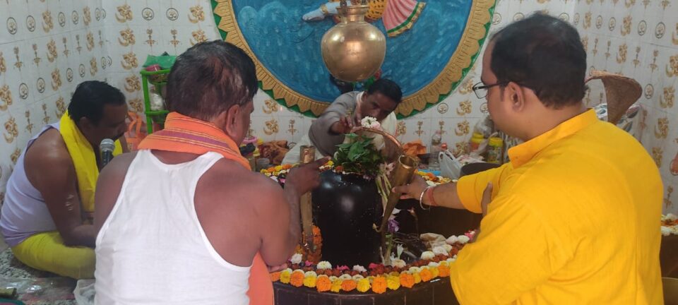 श्री श्री 108 बाबा वामदेव महाराज मंदिर में महारुद्राभिषेक के साथ शुरू हुआ तीन दिवसीय आध्यात्मिक आयोजन… – Vananchal 24TV Live – वनांचल 24TV लाइव