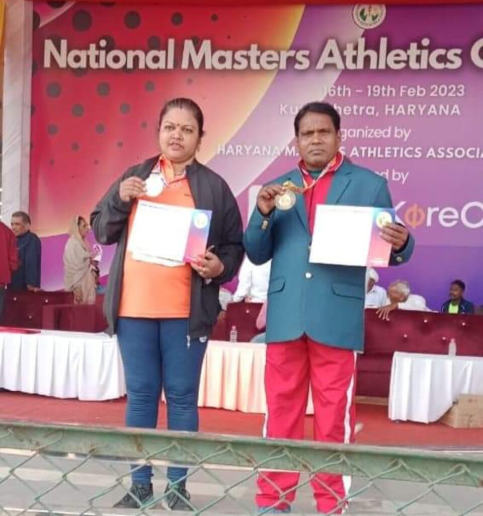 SARAIKELA NEWS : चौथे नेशनल मास्टर एथलेटिक्स चैंपियनशिप में जिले के सिकंदर महतो ने जीता गोल्ड; मनोज कुमार चौधरी ने दी बधाई…