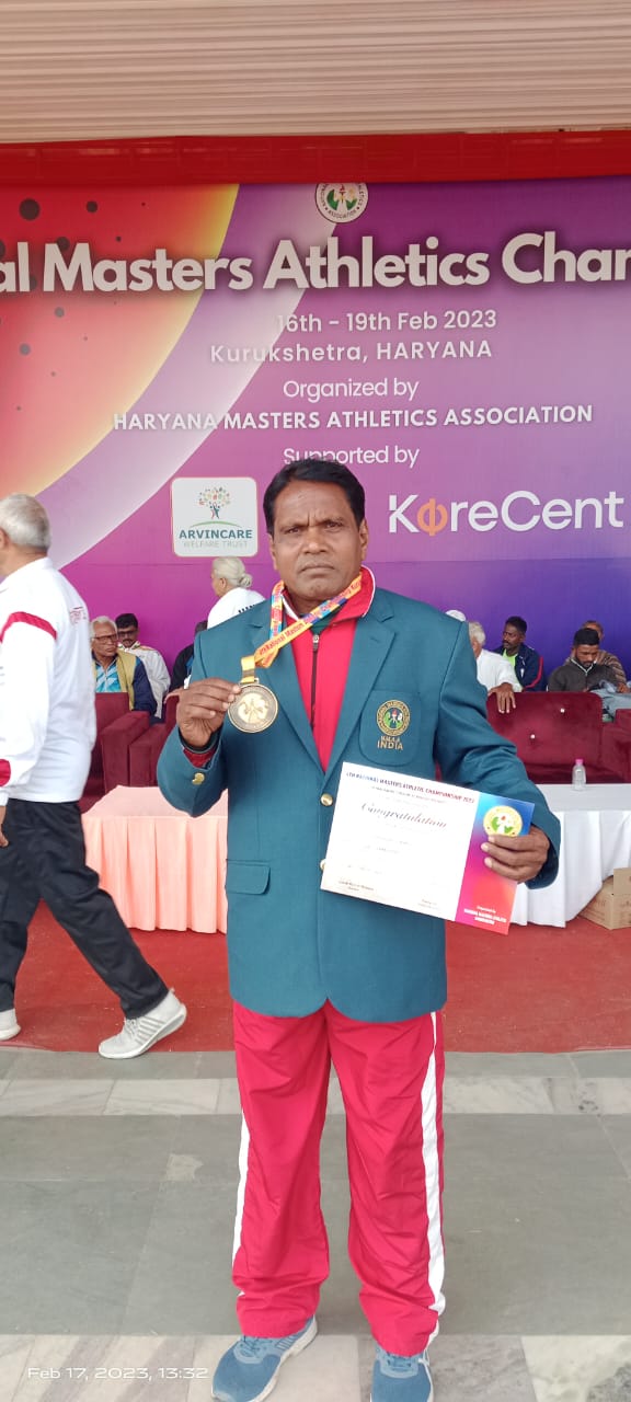 SARAIKELA NEWS : जिला खेल पदाधिकारी ने पदक विजेताओं को दी बधाई…