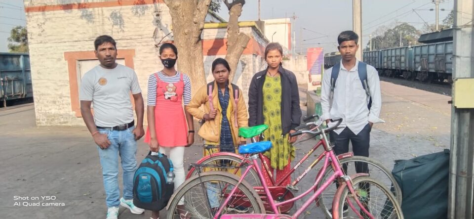 SARAIKELA NEWS : खेलो इंडिया राष्ट्रीय प्रतियोगिता के लिए रोड साइकिलिंग इवेंट जूनियर गर्ल्स में तीन का हुआ चयन  . . .