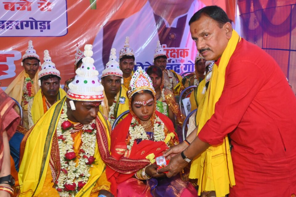 एक ही मंडप में 26 जोड़ों ने फेरे लिए, 20 हजार लोग बने साक्षी.. – Vananchal 24TV Live – वनांचल 24TV लाइव