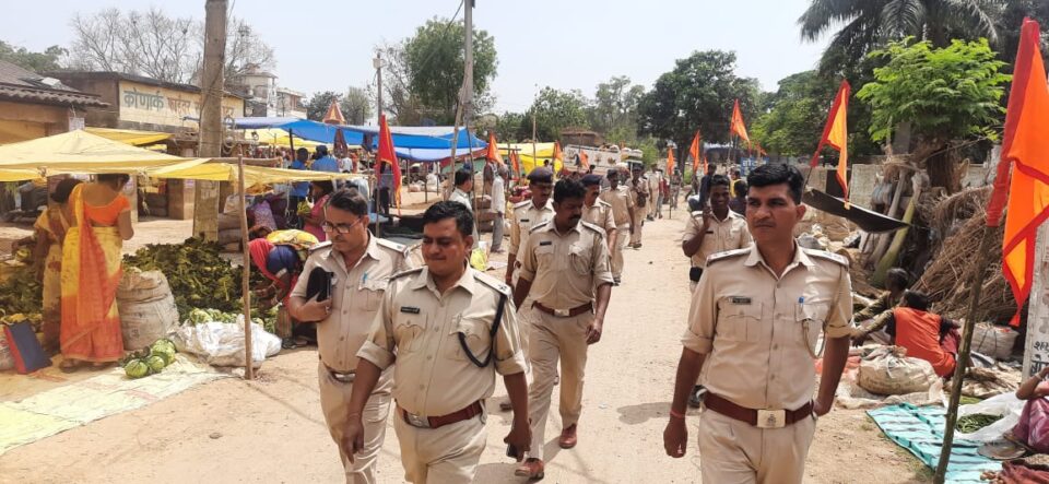 रामनवमी पर्व : टाटीसिलवे पुलिस ने रामनवमी को लेकर निकाला फ्लैग मार्च…