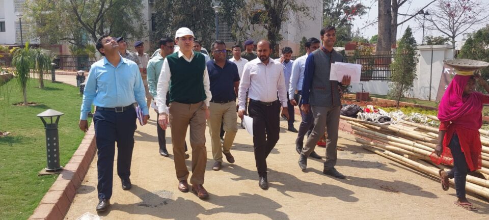 जी 20 समिट के तैयारी का जायजा लेने आपदा विभाग के सचिव अमिताभ कौशल पहुंचे पतरातु लेक रिसोर्ट… – Vananchal 24TV Live – वनांचल 24TV लाइव