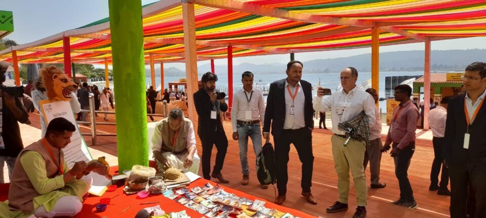 SARAIKELA NEWS :जी 20 में छाया सरायकेला छऊ मुखौटा का जलवा…