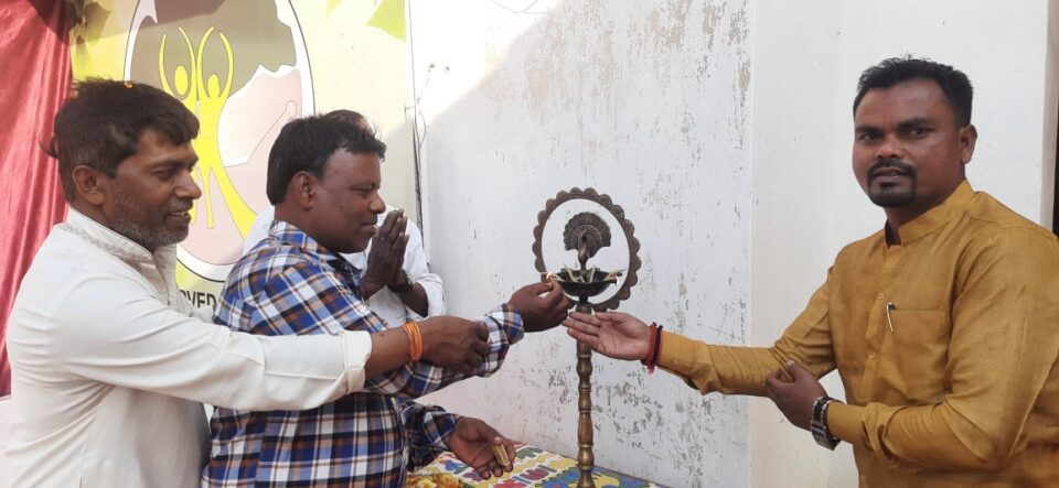 Ranchi : एक्यूप्रेसर परिषद झारखंड शाखा छात्र विज्ञान कल्ब ई इएफ यूनियन कार्यलय टाटीसिलवे के तत्वाधान में कवि सम्मेलन का आयोजन किया गया …