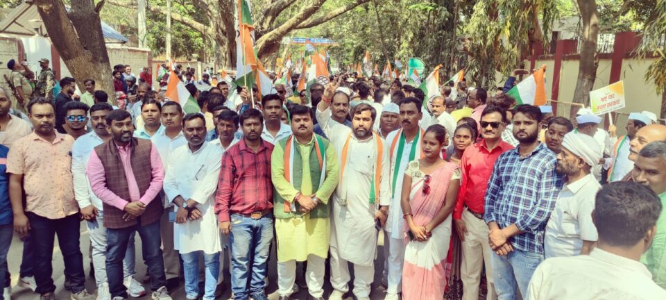 कांग्रेस पार्टी के राजभवन घेराव मार्च में शामिल होने के लिए जिले के सैकड़ों कांग्रेसी हुए रांची रवाना… – Vananchal 24TV Live – वनांचल 24TV लाइव