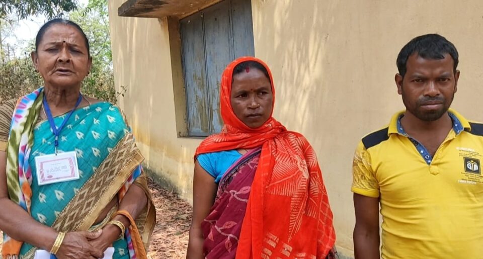 बीते वर्ष डायन प्रताड़ना की शिकार हुई महिला के पुत्र के नामांकन के लिए सरायकेला पहुंची… – Vananchal 24TV Live – वनांचल 24TV लाइव