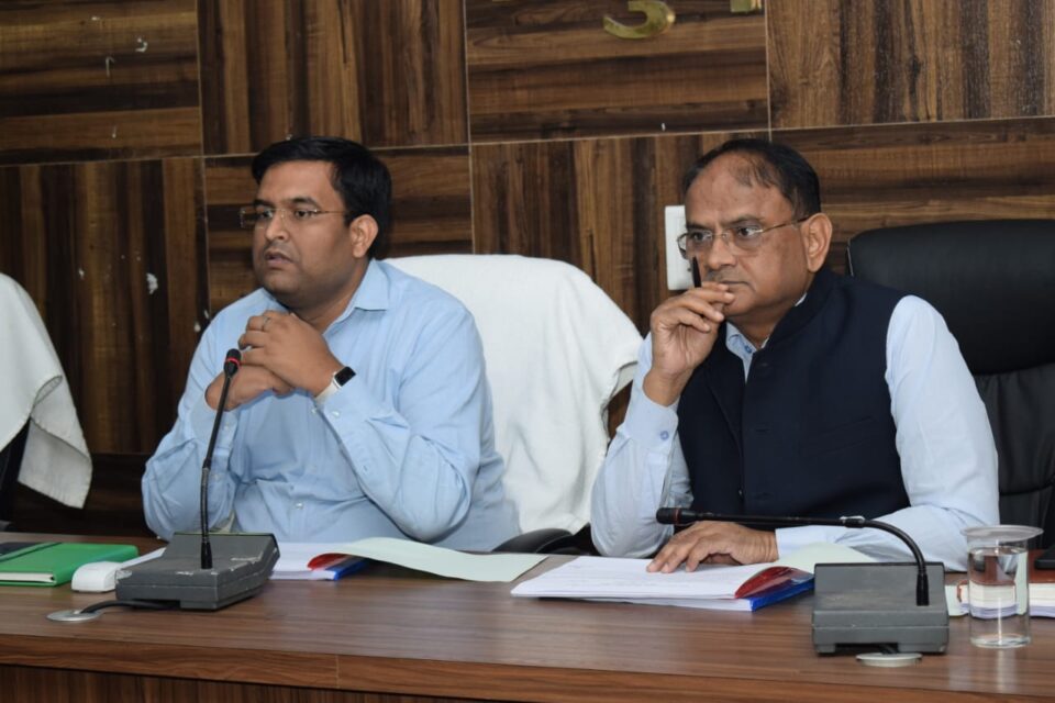 उपायुक्त की अध्यक्षता में जिला विकास समन्वय समिति की बैठक हुई, बैठक में जिला अंतर्गत संचालित योजनाओं के क्रियान्वयन पर की गई विस्तृत चर्चा… – Vananchal 24TV Live – वनांचल 24TV लाइव