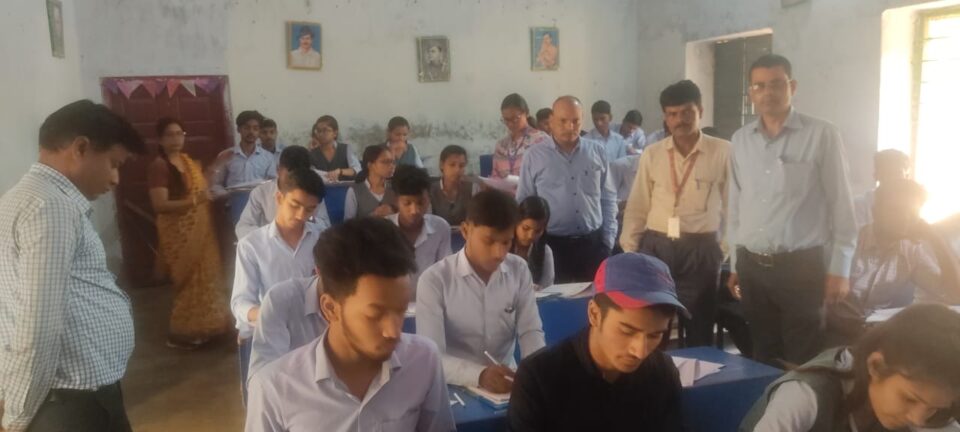 Saraikela : मैट्रिक इंटर की वार्षिक परीक्षा में मैट्रिक के 3 तथा इंटर के 35 परीक्षार्थी रहे अनुपस्थित…