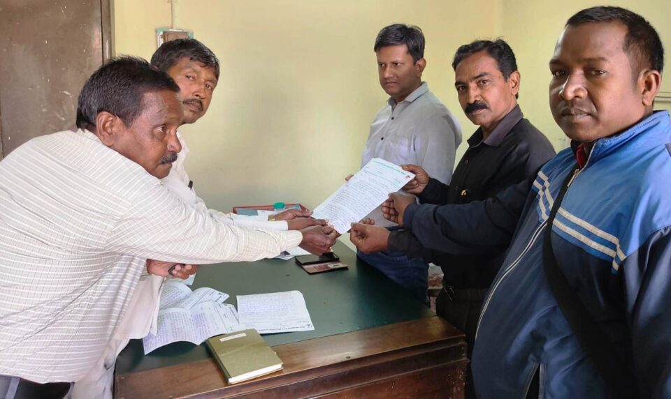 Ramgarh ऑल झारखंड रैयत विस्थापित प्रभावित मोर्चा ने लोकल सेल चालू करने की मांग को ले सौंपा ज्ञापन… – Vananchal 24TV Live – वनांचल 24TV लाइव