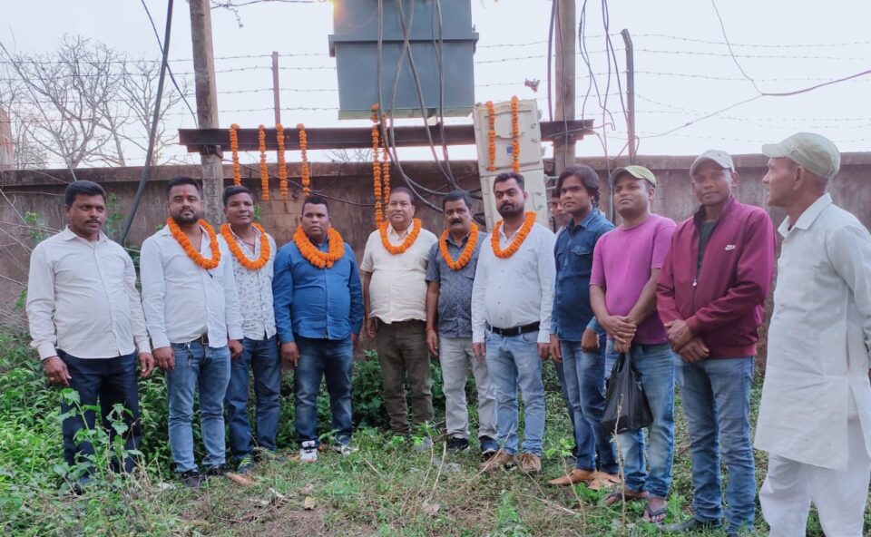 Ramgarh ट्रांसफार्मर किया गया उद्धघाटन, रजरप्पा मोड़ में लगे 100 केवीए न्यू ट्रांसफार्मर का उद्धघाटन… – Vananchal 24TV Live – वनांचल 24TV लाइव