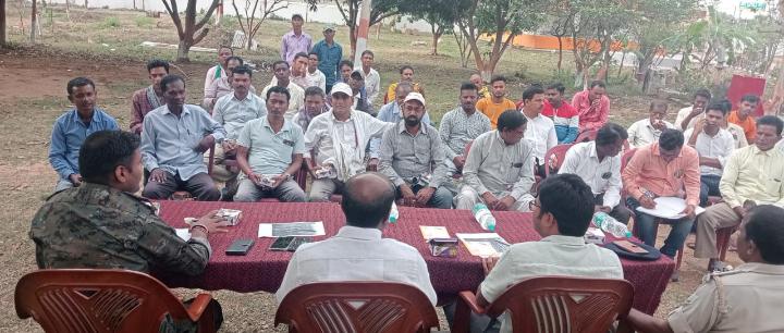 शांति समिति व सड़क सुरक्षा को लेकर थाना परिसर में हुई बैठक – Vananchal 24TV Live – वनांचल 24TV लाइव