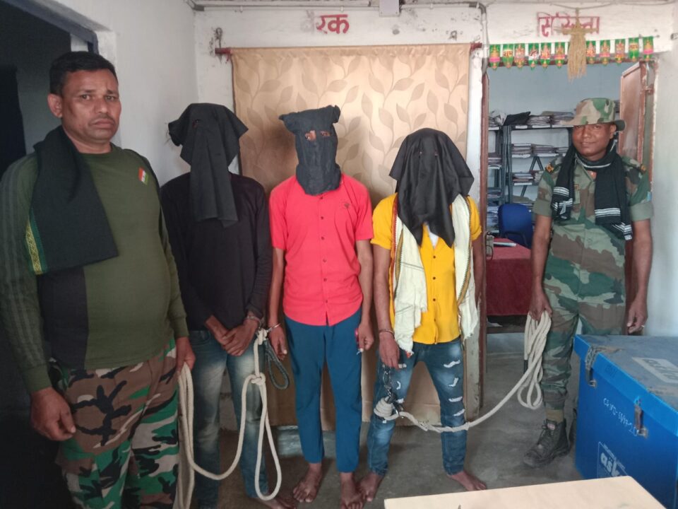 Chandil : कपाली आगजली मामला में तीन हिरासत में, भेजा गया सलाखों के पीछे…