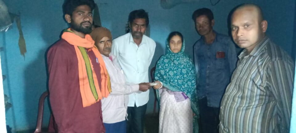 Ramgarh : विधायक सुनीता के निर्देशानुसार ब्राह्मण भोज में शामिल हुए प्रभात…