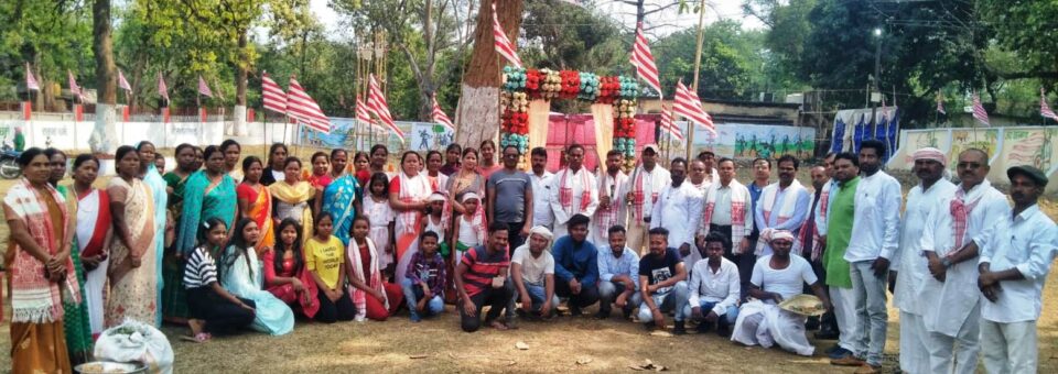 प्रकृति पर्व सरहुल को ले रिभर साईड सरना स्थल में हुई विशेष पूजा-अर्चना… – Vananchal 24TV Live – वनांचल 24TV लाइव