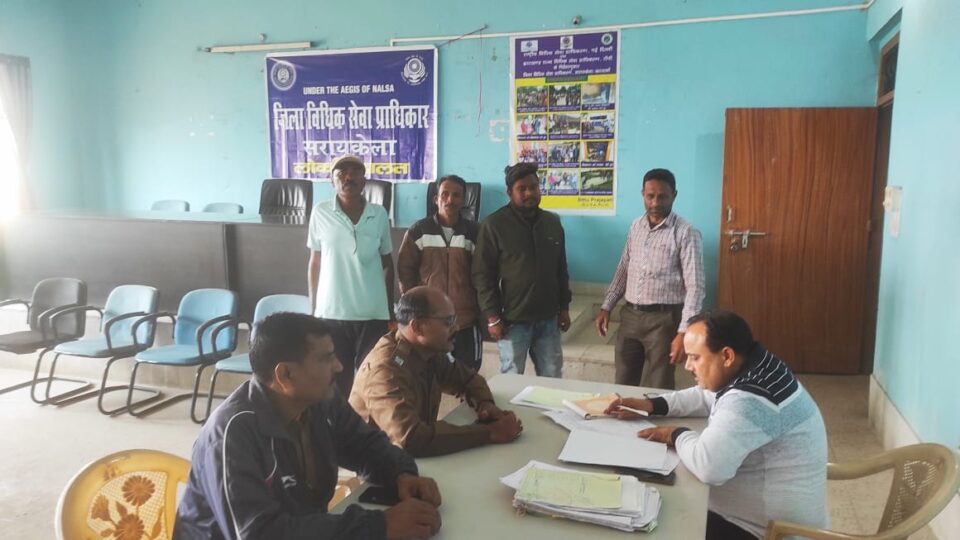 Saraikela : मासिक लोक अदालत में निष्पादित किए गए कुल 17 मामले…