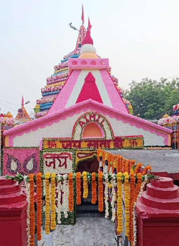 केदार नाथ मंदिर की तर्ज पर फूलों से आकर्षक सजा माँ छिन्नमस्तिके का दरबार… – Vananchal 24TV Live – वनांचल 24TV लाइव