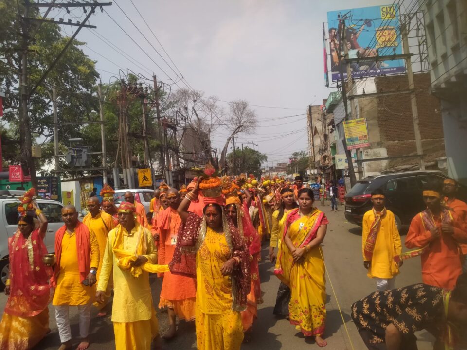 1008 कलश यात्रा के साथ हजारों महिलाओं ने लिया भाग, पांच दिवसीय धार्मिक अनुष्ठान शुभारंभ… – Vananchal 24TV Live – वनांचल 24TV लाइव