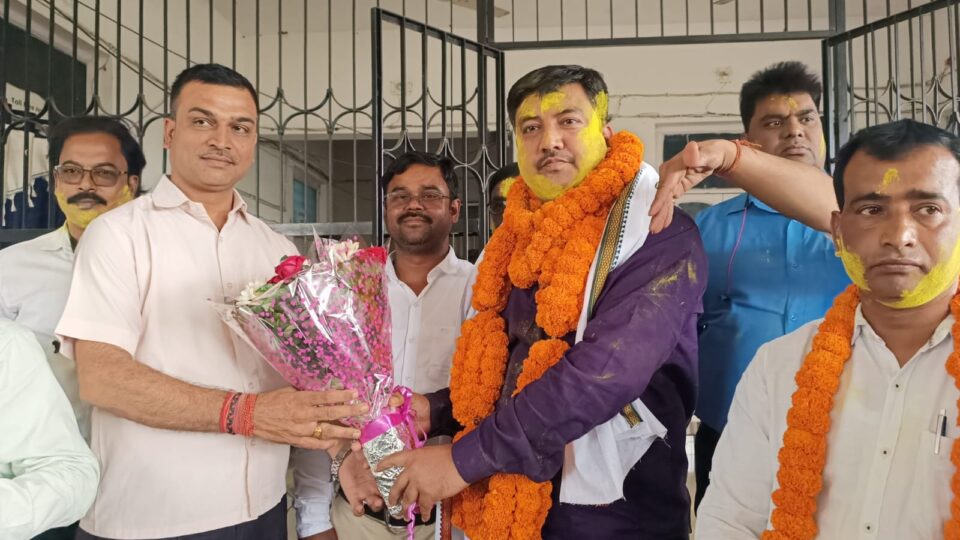 सरायकेला प्रेस क्लब चुनाव संपन्न मनमोहन की हुई वापसी, निर्विरोध चुने गए अध्यक्ष,रमजान महासचिव,संजीव कोषाध्यक्ष,शपथ ग्रहण 8 अप्रैल को… – Vananchal 24TV Live – वनांचल 24TV लाइव