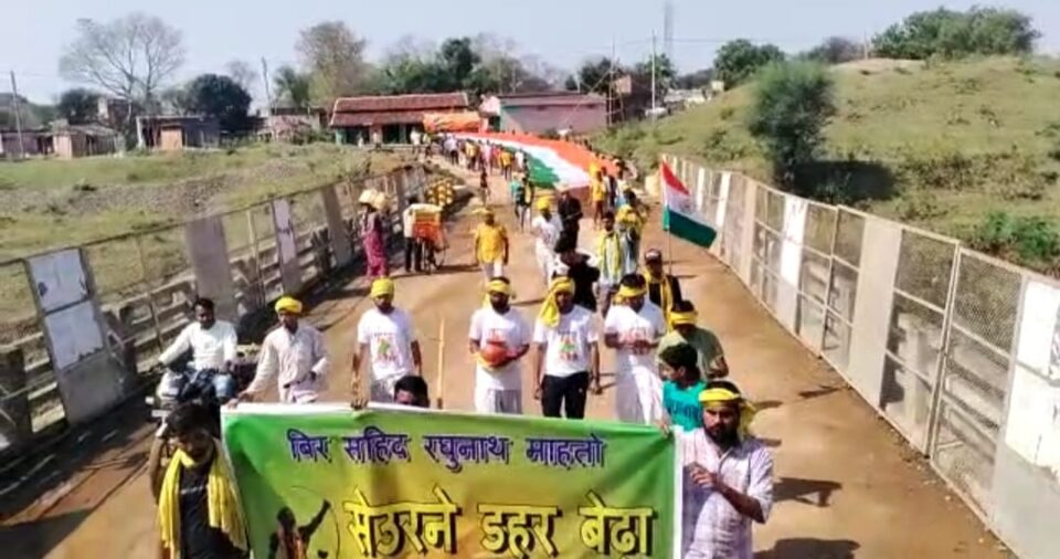Saraikela झीमड़ी में रात्रि विश्राम के बाद शुरू हुई दूसरे दिन की पदयात्रा… – Vananchal 24TV Live – वनांचल 24TV लाइव