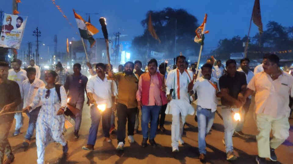Saraikela   A huge torch procession was taken out in the District Congress Committee; Raised anti-PM slogans…