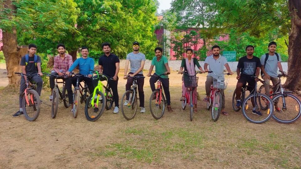 विश्व साइकिल दिवस पर साइकिल चलाकर एनएसएस के स्वयंसेवकों ने दिया संदेश . . . – Vananchal 24TV Live – वनांचल 24TV लाइव