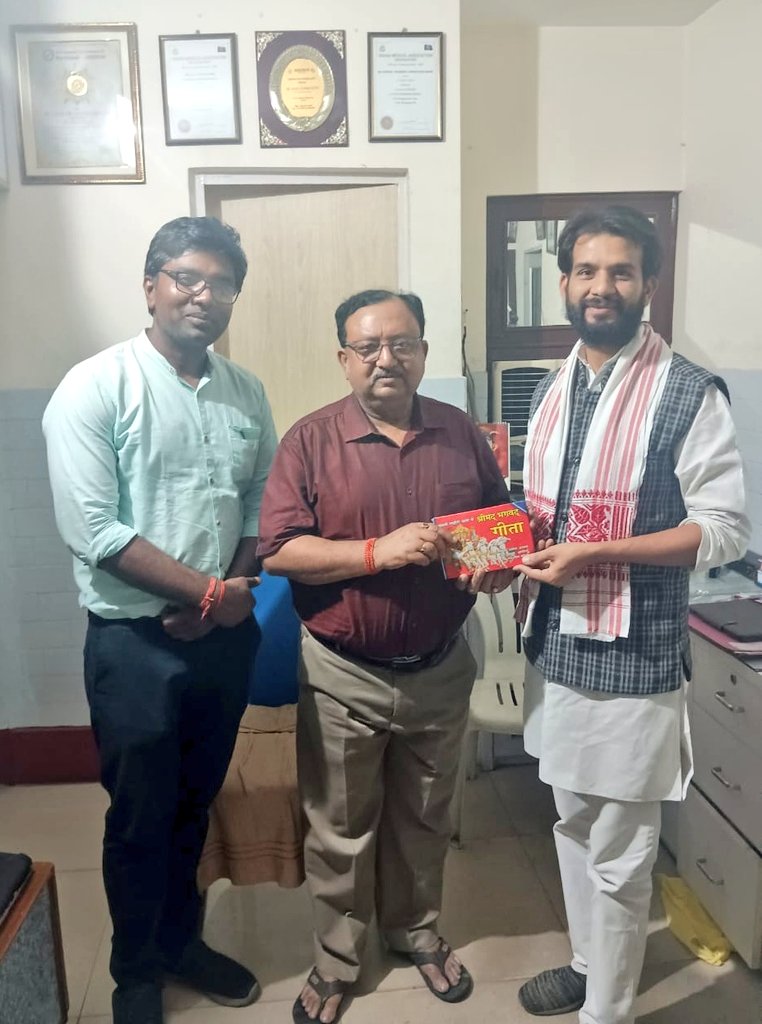 धनंजय कुमार पुटूस ने रिम्स के प्रभारी निदेशक को दी बधाई… – Vananchal 24TV Live – वनांचल 24TV लाइव