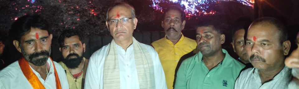 ग्रामीणों की सुनी समस्या, समाधान का दिया आश्वासन . . .   – Vananchal 24TV Live – वनांचल 24TV लाइव