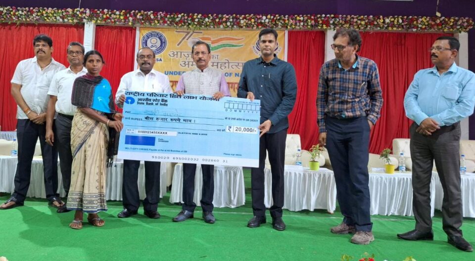 डालसा एवं जिला प्रशासन के संयुक्त प्रयास से टाउन हॉल सरायकेला में विधिक जागरूकता सह सशक्तिकरण कार्यक्रम का किया गया आयोजन; चयनित लाभुकों के बीच 23.09 करोड़ के परिसम्पतियों का किया गया वितरण  . . .  – Vananchal 24TV Live – वनांचल 24TV लाइव