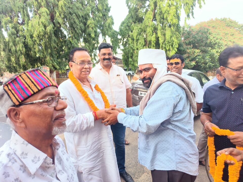 रांची लोकसभा के पूर्व सांसद रामटहल चौधरी का दुमका आगमन पर पटेल सेवा संघ, दुमका ने किया भव्य स्वागत… – Vananchal 24TV Live – वनांचल 24TV लाइव