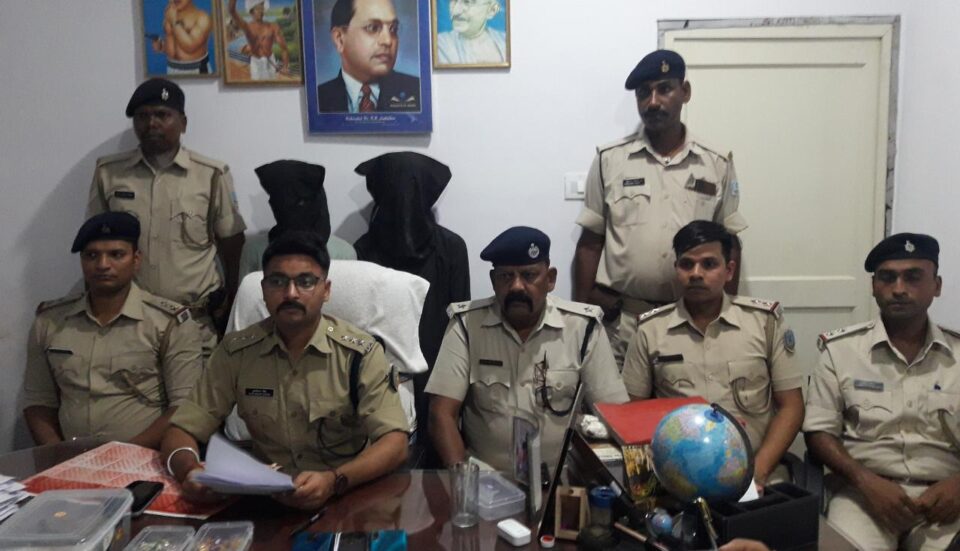 आदित्यपुर थाना क्षेत्रों में बढ़ रही चोरी की घटनाओं से जनता परेशान। एक चोरी की मामले को एसडीपीओ ने किया खुलासा…