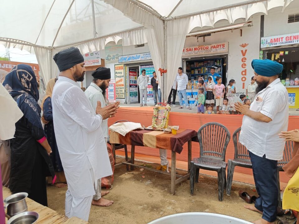 मनजीत ढाबा और जगजीत होटल के द्वारा संयुक्त रूप से कांदबेड़ा मूर्मू चौक सिंखों के पांचवें गुरू का 417 वीं शहीद दिवस भव्य रूप से मनाया… – Vananchal 24TV Live – वनांचल 24TV लाइव