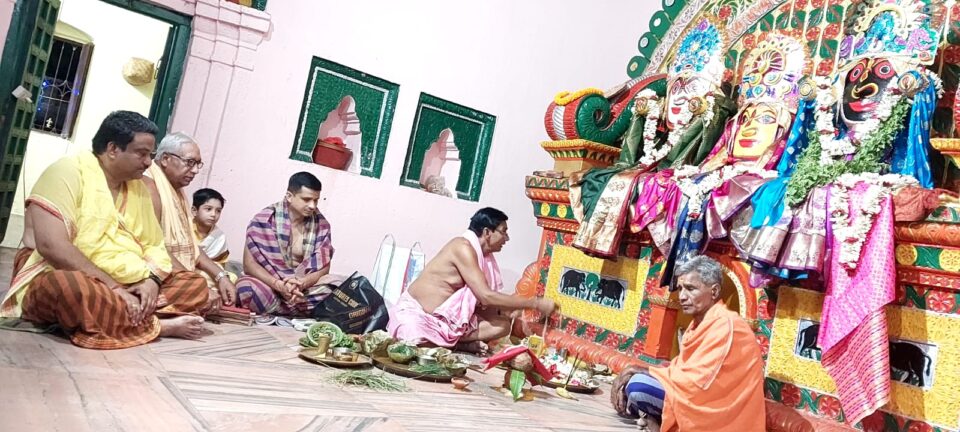 नेत्र उत्सव पर 15 दिनों बाद महाप्रभु श्री जगन्नाथ ने नवयौवन रूप में अपने भक्तों को दिए दर्शन, हुई विधि विधान के साथ पूजा अर्चना… – Vananchal 24TV Live – वनांचल 24TV लाइव