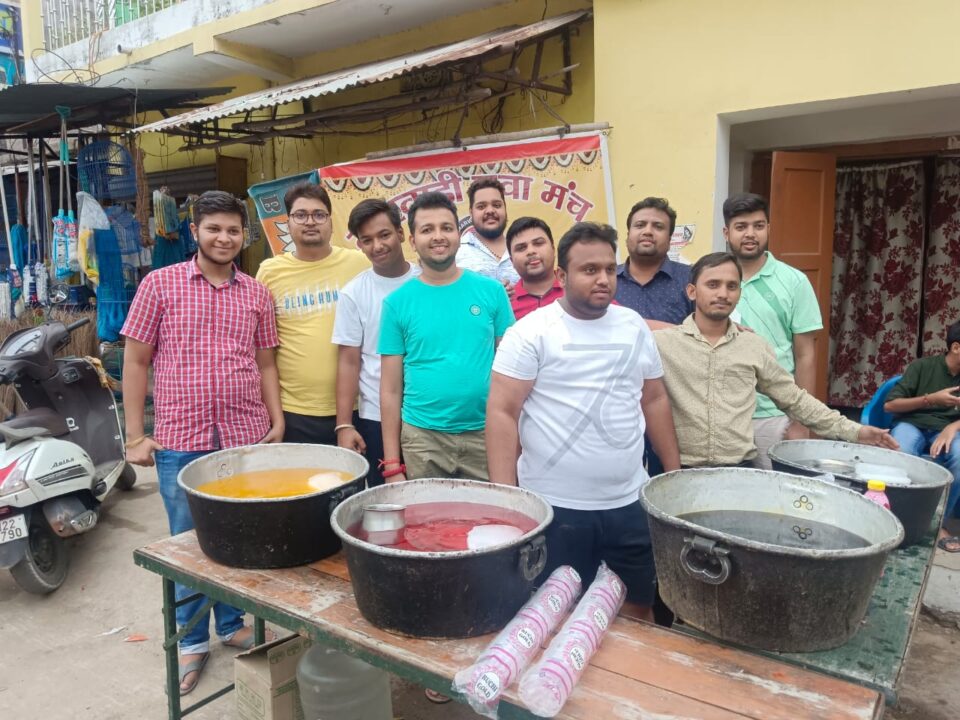 सरायकेला : मारवाड़ी युवा मंच ने रथ यात्रा के अवसर पर श्रद्धालुओं के बीच किया शरबत का वितरण…