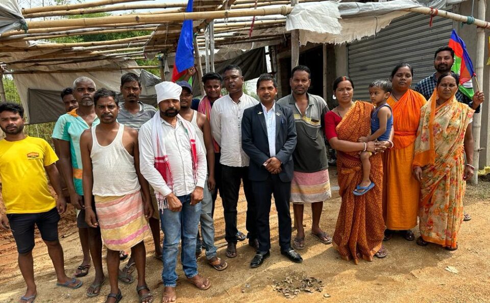 Ranchi शाल्हन  पंचायत में राजकिशोर मुंडा की अगुवाई में आजसू पार्टी की बैठक, आजसू पार्टी की संगठन को मजबूत करने के लिए महिला संगठन का विस्तार किया गया, गीता देवी अध्यक्ष बनी… – Vananchal 24TV Live – वनांचल 24TV लाइव