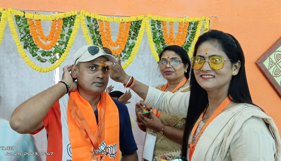 रामगढ़:सुबोध सिंह एवं शशिभूषण भगत के नेतृत्व में भोपाल पहुंचे झारखंड के विस्तारक्र हुआ भव्य स्वागत