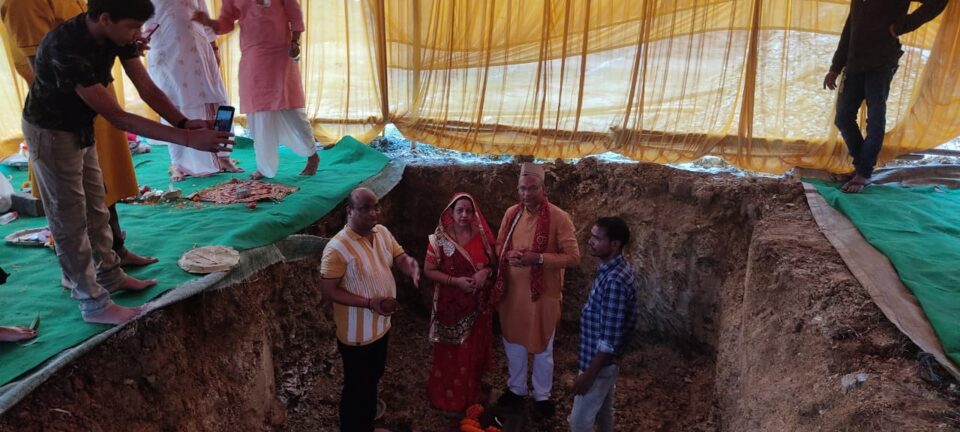 सरायकेला भूमि पूजन कर वास्तु आधारित श्री राम हाइट्स का हुआ शिलान्यास; सुविधा संपन्न 24 फ्लैट का होगा निर्माण…… – Vananchal 24TV Live – वनांचल 24TV लाइव