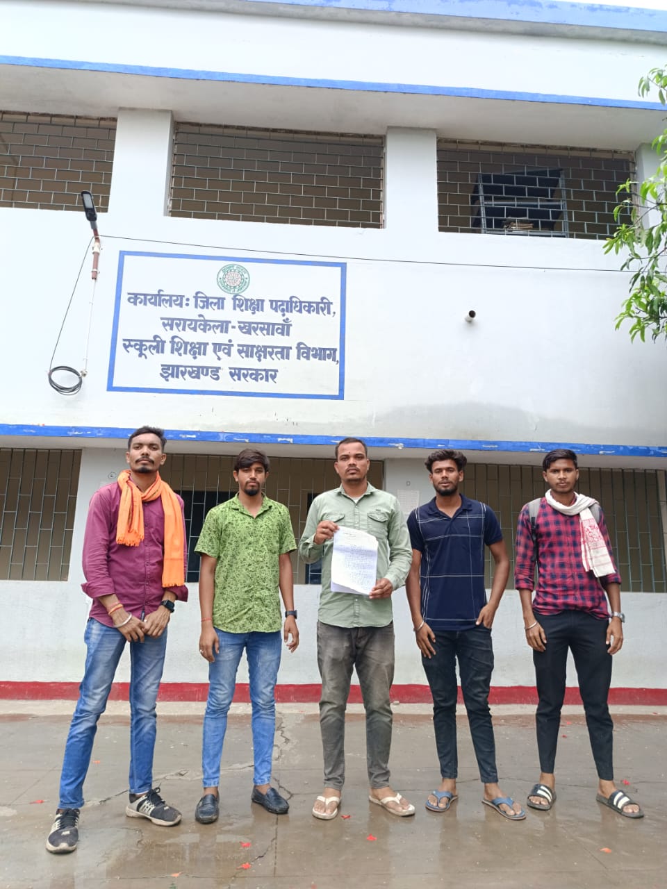 सरायकेला :जिले के हाई स्कूलों को इंटर में अपग्रेड करने की मांग को लेकर छात्र संघ ने डीईओ को सौंपा ज्ञापन… – Vananchal 24TV Live – वनांचल 24TV लाइव